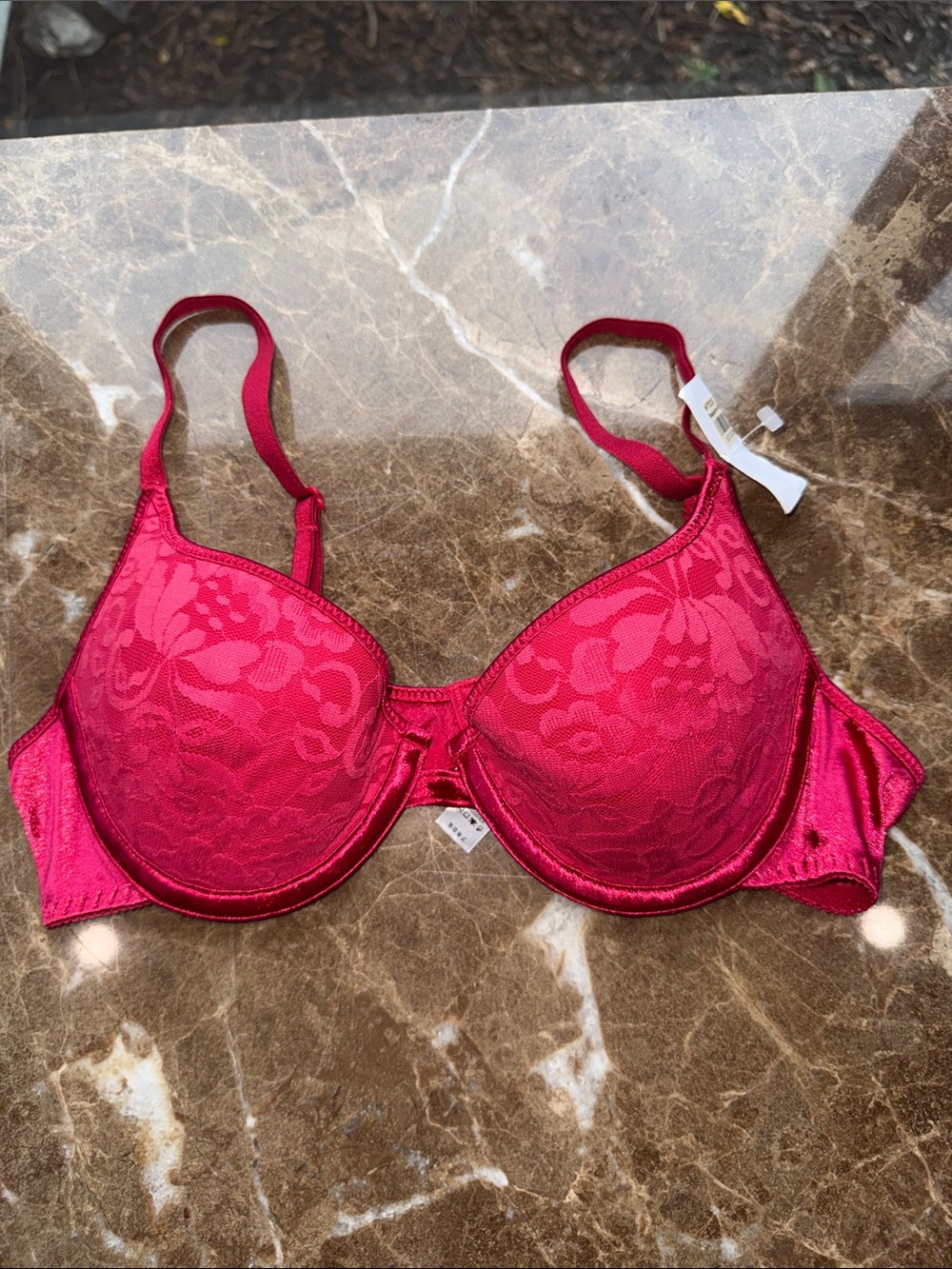 Wonderbra Vibrant Pink Lace Underwire Bra